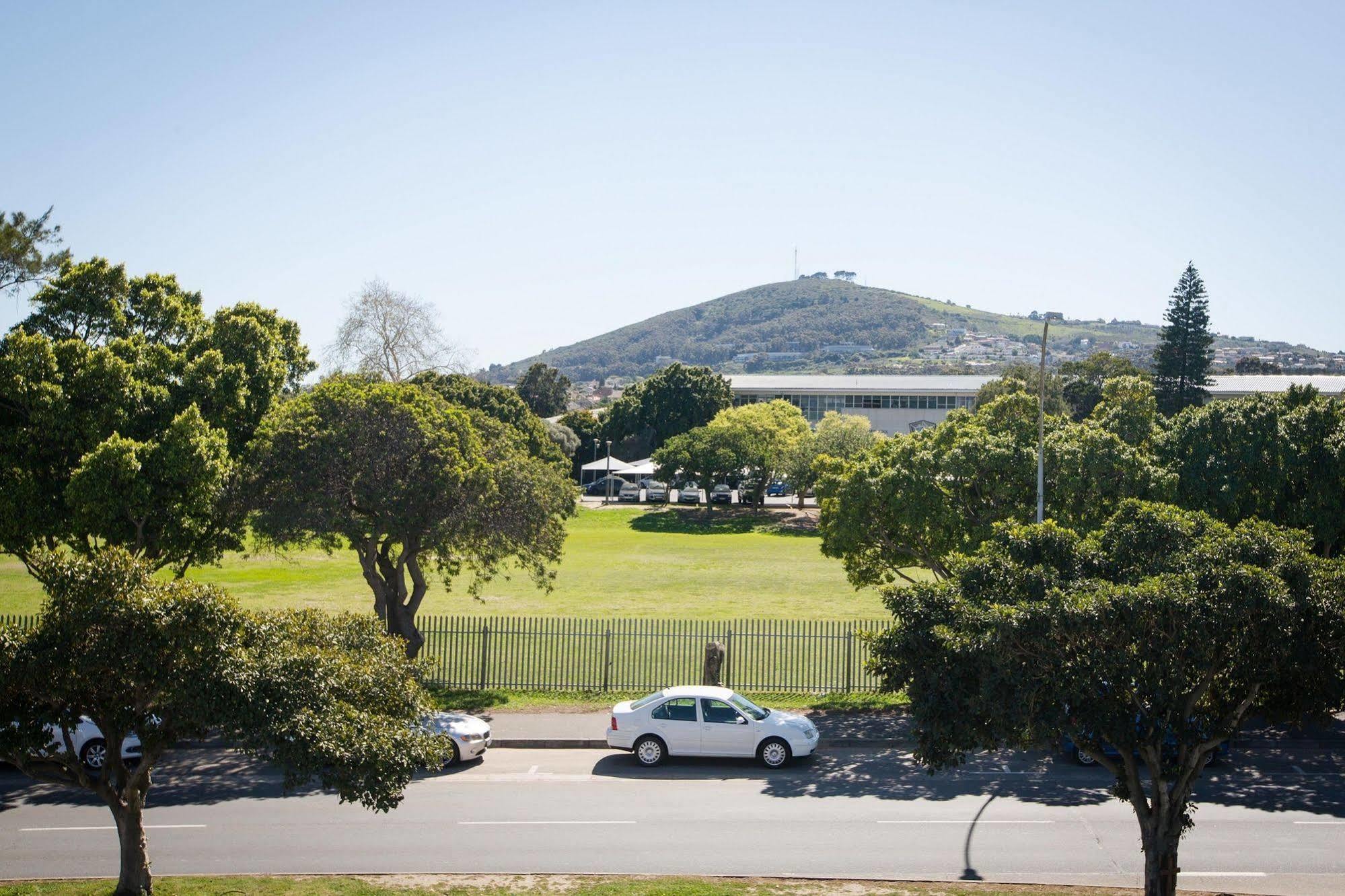 New National Hotel And Conference Parow Exterior foto